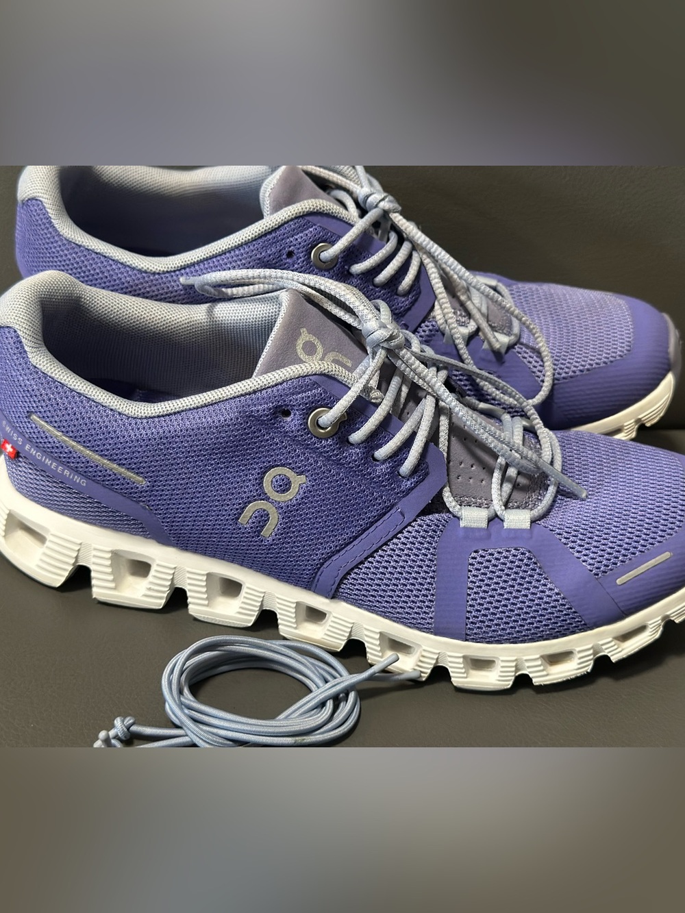 On Running Cloud Sneakers in Lavender Size 6 Like new purple